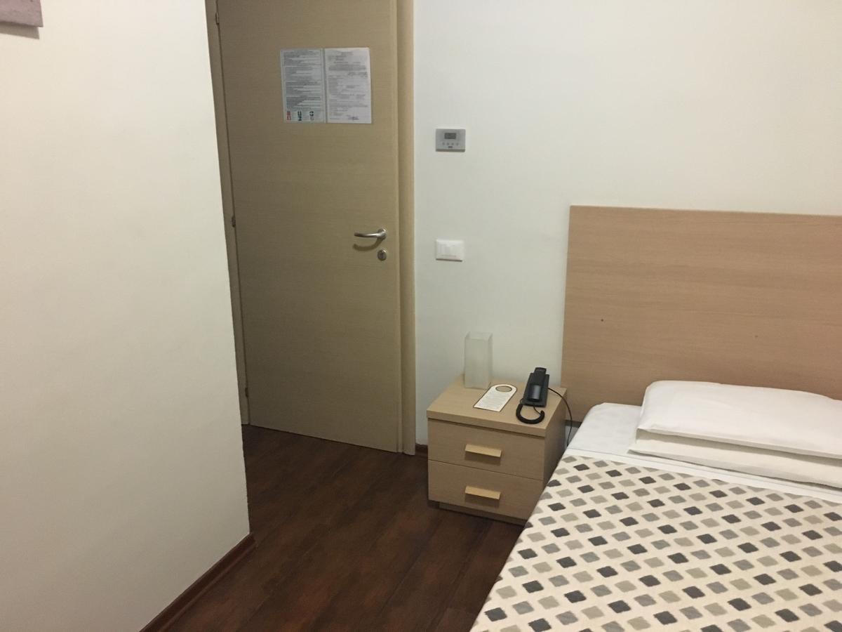 Blue Hotel سوزارّا المظهر الخارجي الصورة