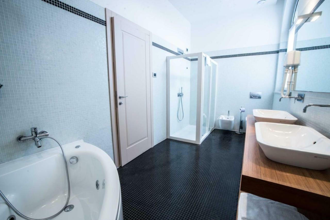 Blue Hotel سوزارّا المظهر الخارجي الصورة